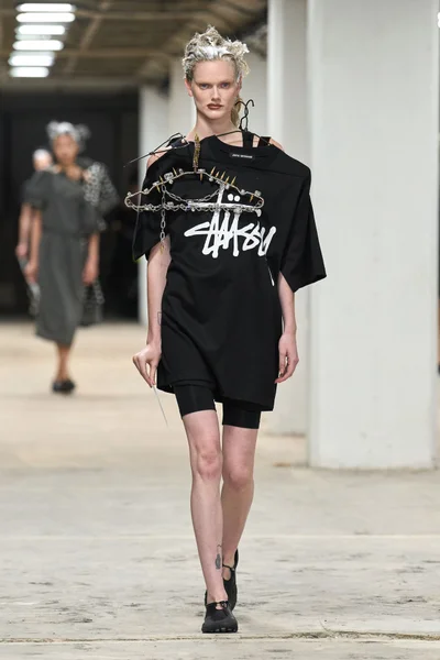 Look 24